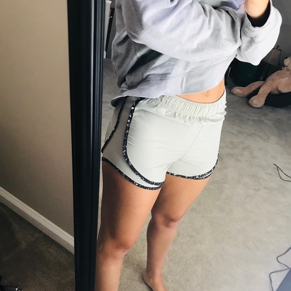 Nike DRI-FIT athletic shorts - Picture 2 of 3